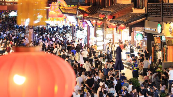 高效率配资开户 俄称打击乌军一机场 回应乌方袭击